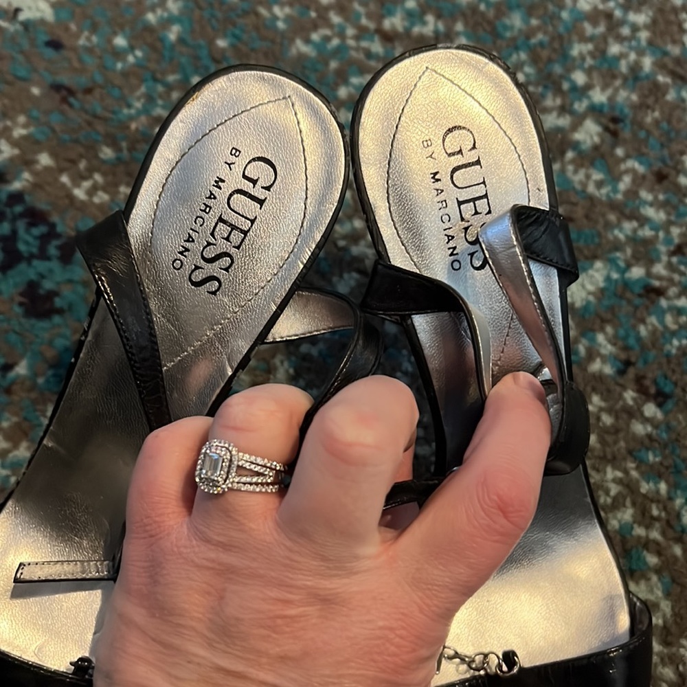 GUESS by Marciano black heeled sandal Sz 9 - Picture 11 of 11